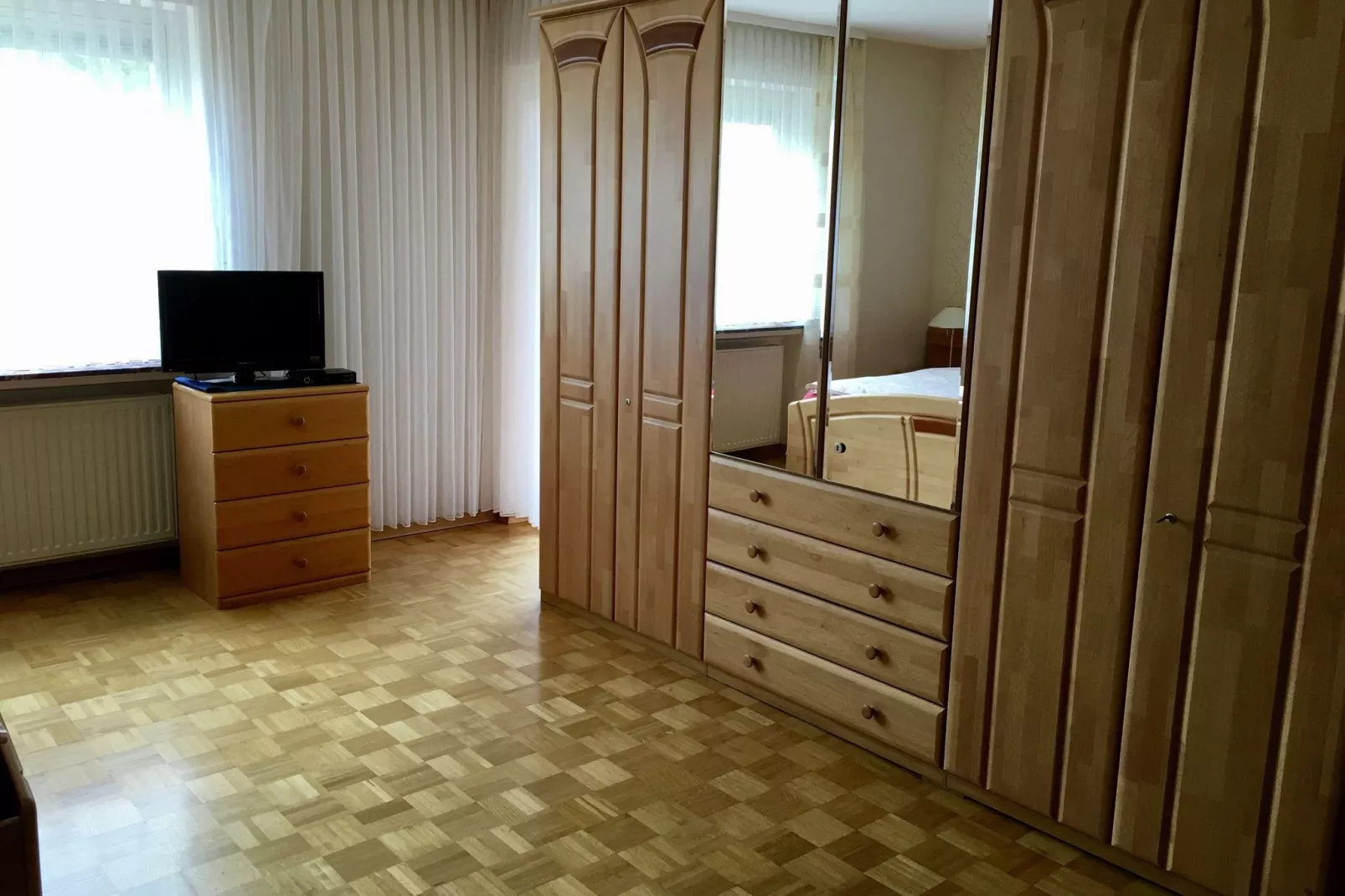 Mohr-Bedroom