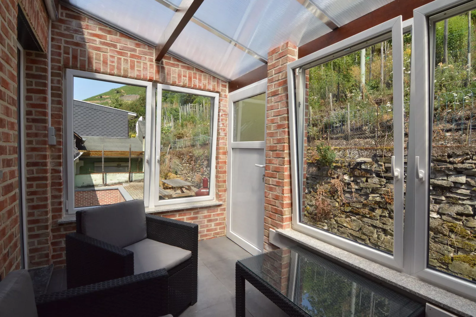 Der Kleine Schwarze Katz-Balcon-terrasse