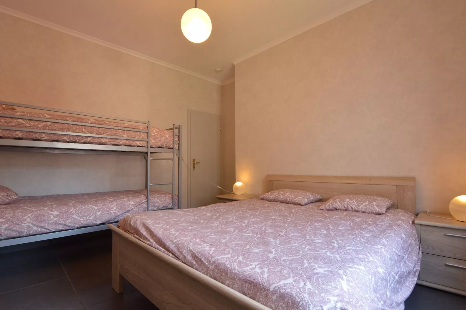 Der Große Schwarze Katz-Bedroom
