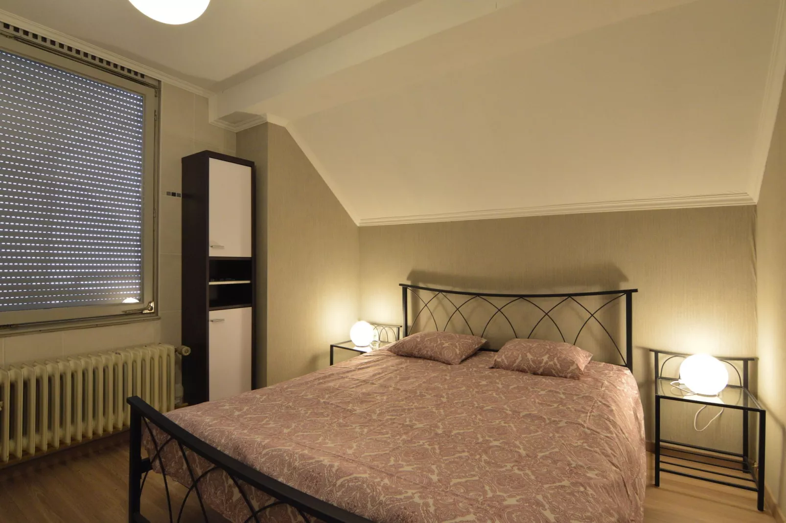 Der Große Schwarze Katz-Bedroom