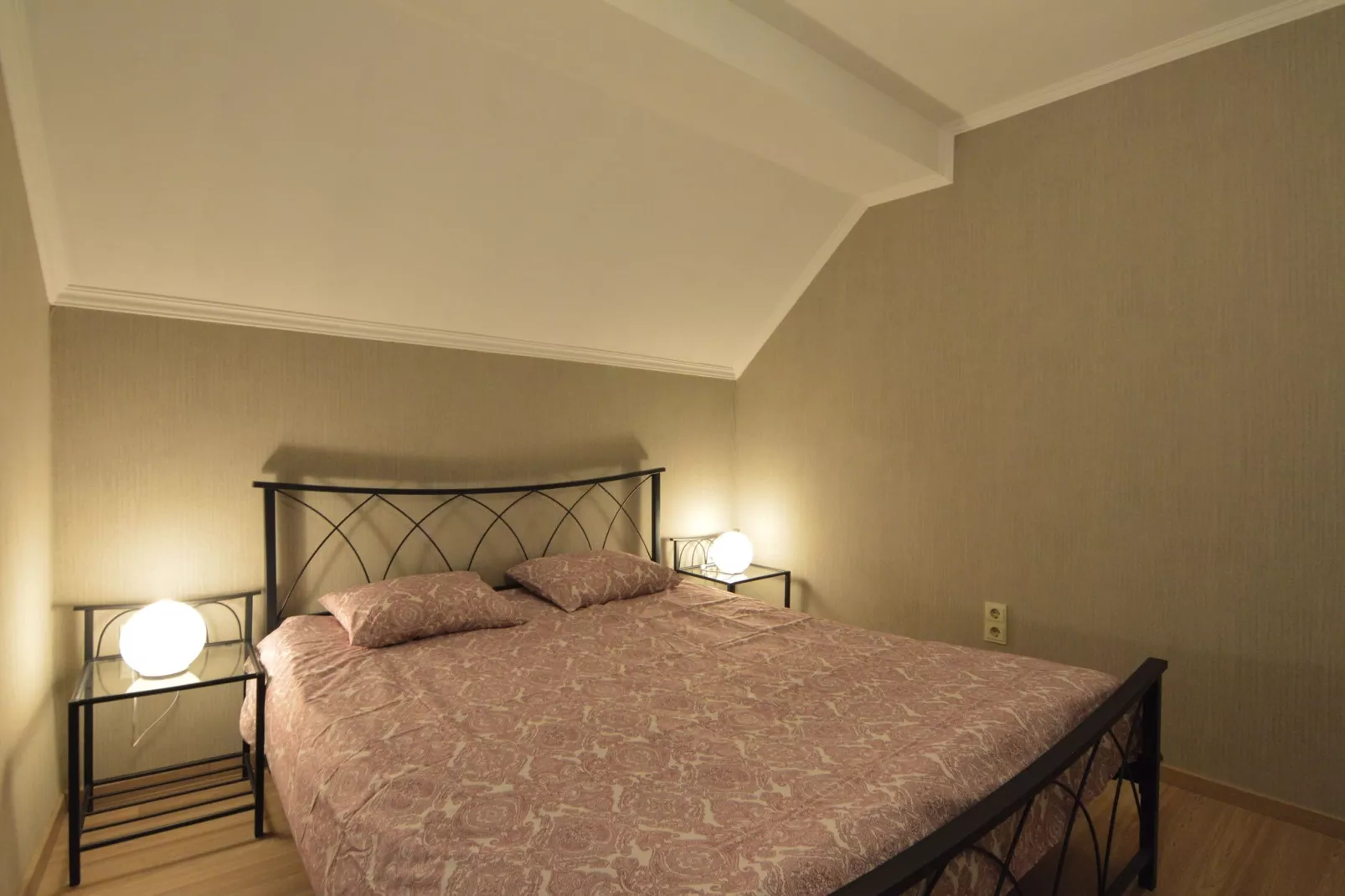 Der Große Schwarze Katz-Bedroom