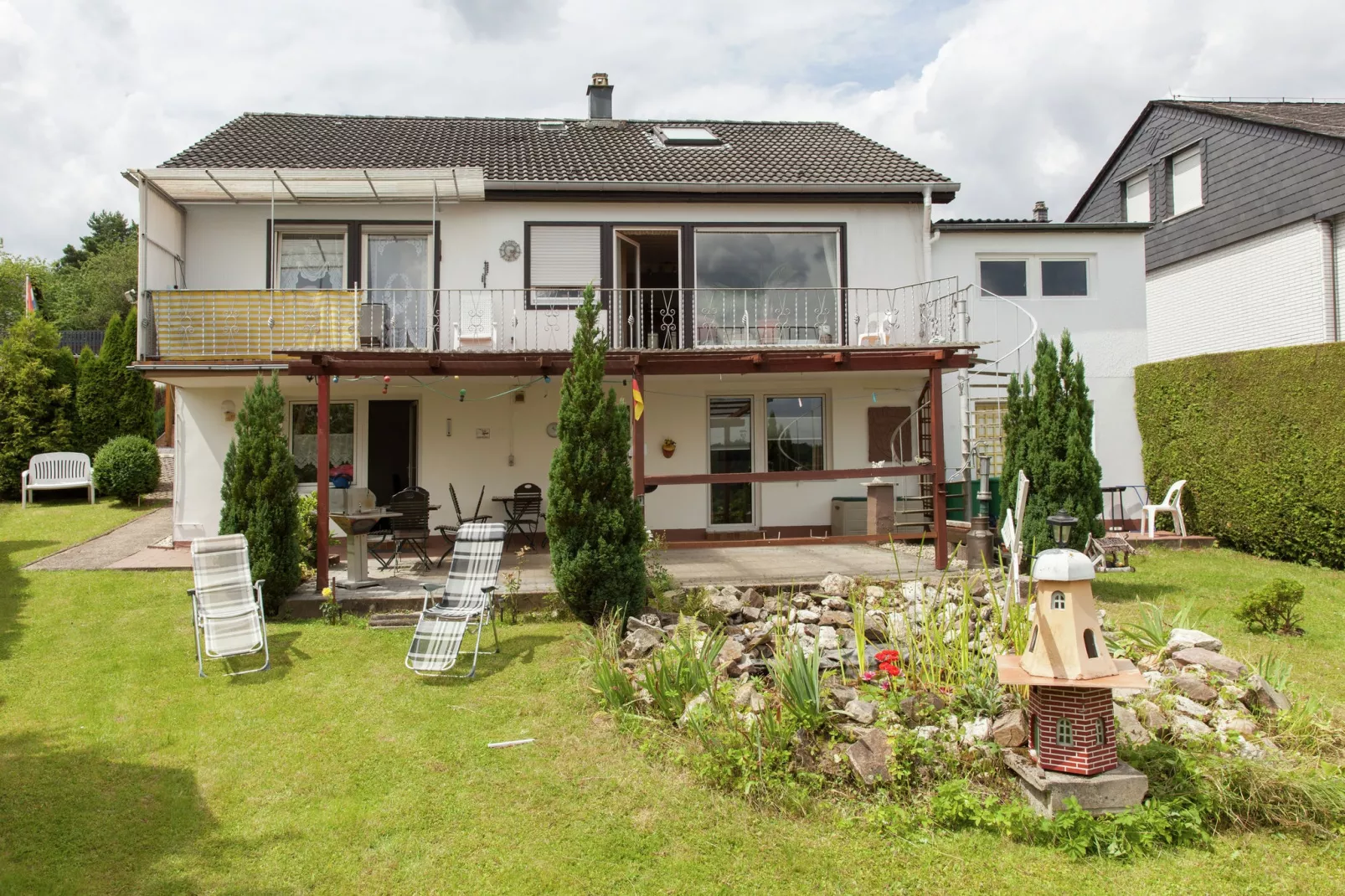 Haus Fritzen-Gardens summer