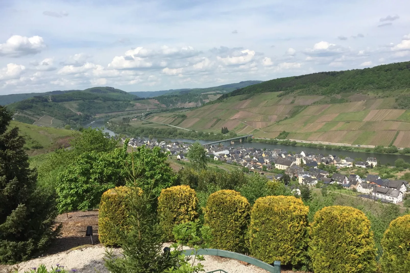 Haus Fritzen-Areas summer 1km