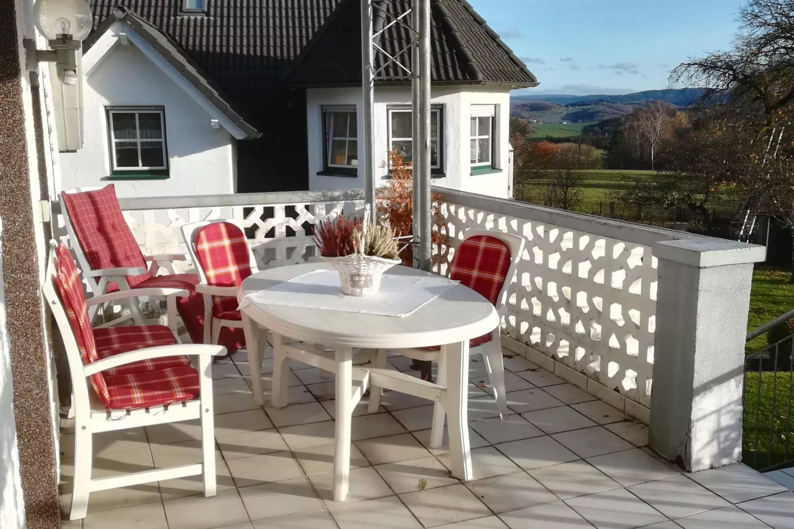 Ferienwohnung Silbecke-Terrassenbalkon