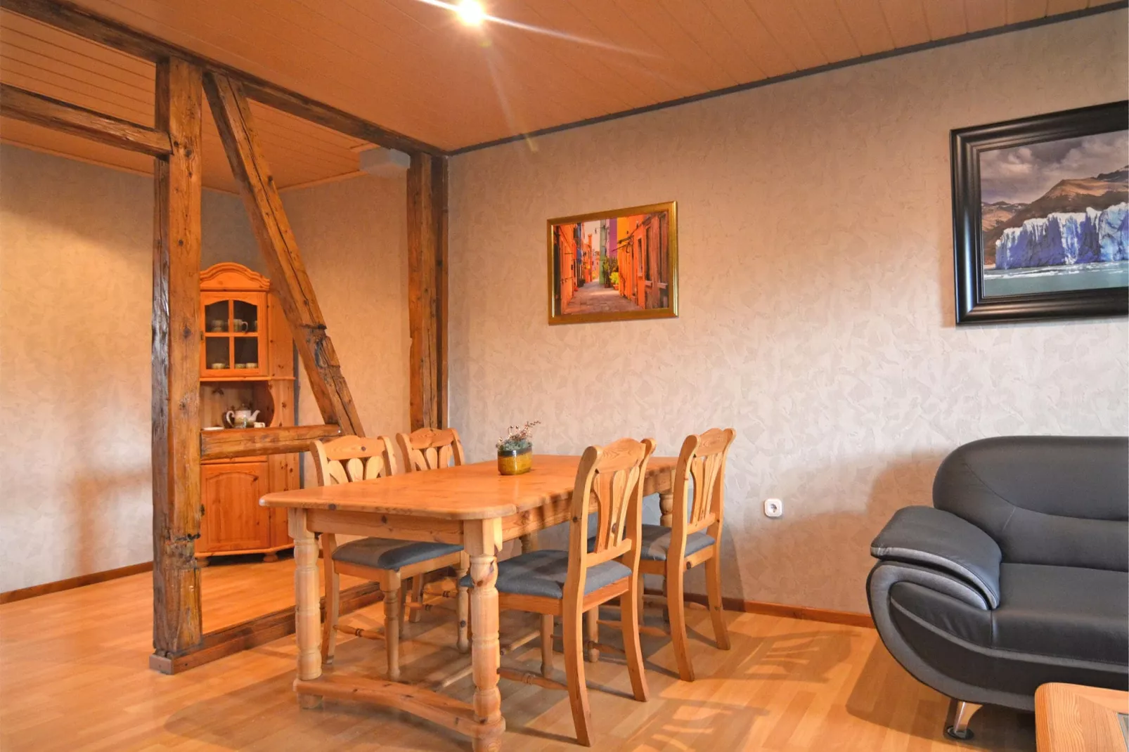 Alpaka-Farm-Dining room