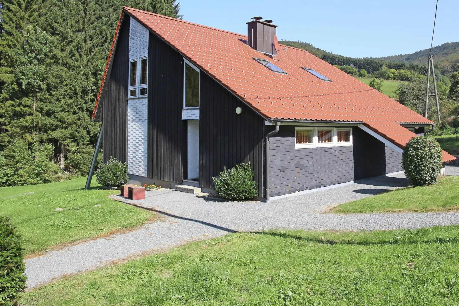 Dachsbau-Exterior summer
