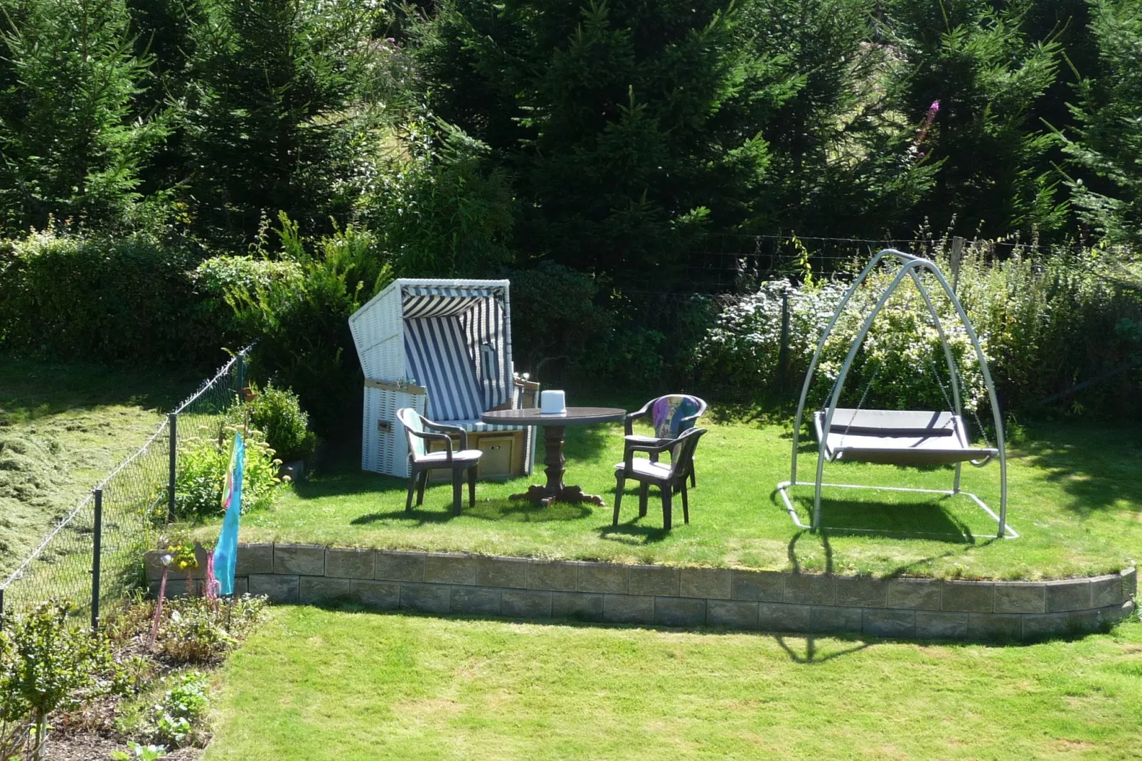 Haus Helga-Gardens summer