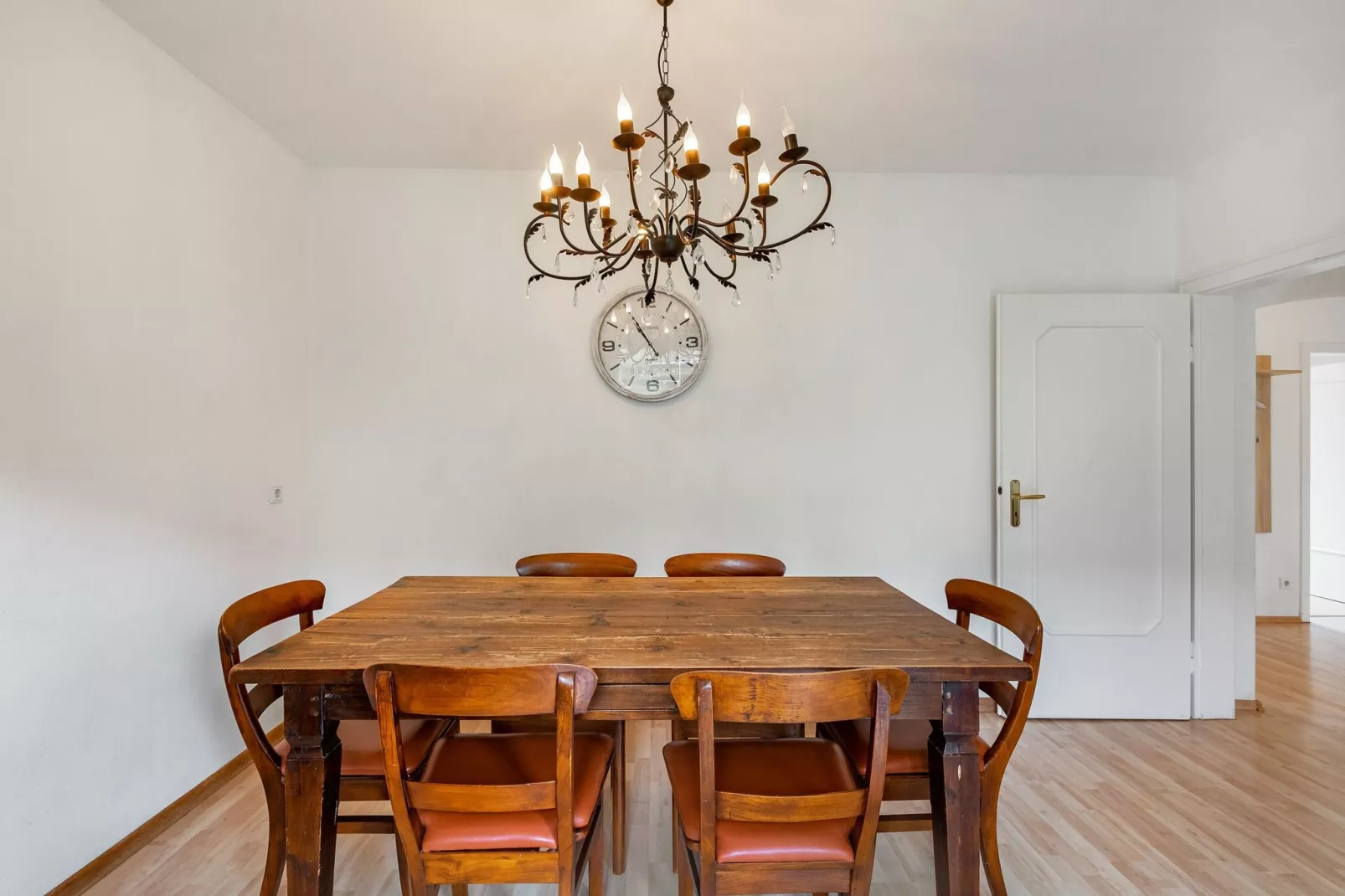 Agnes-Dining room