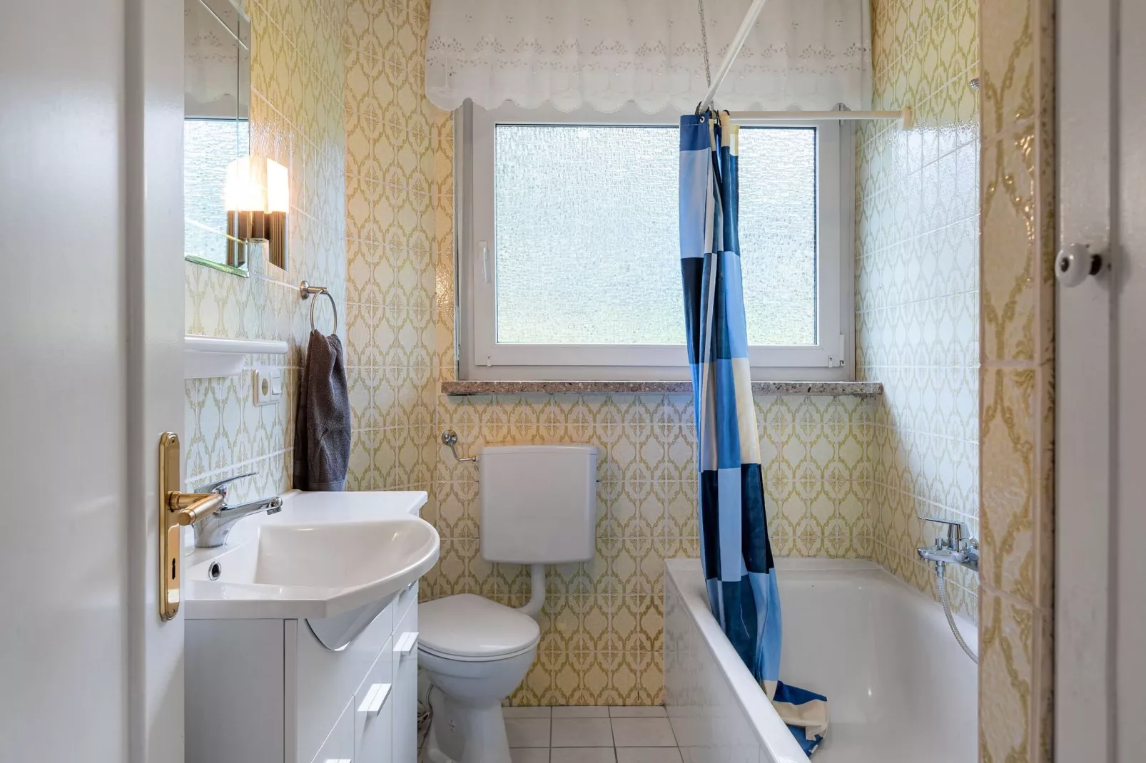 Agnes-Bathroom