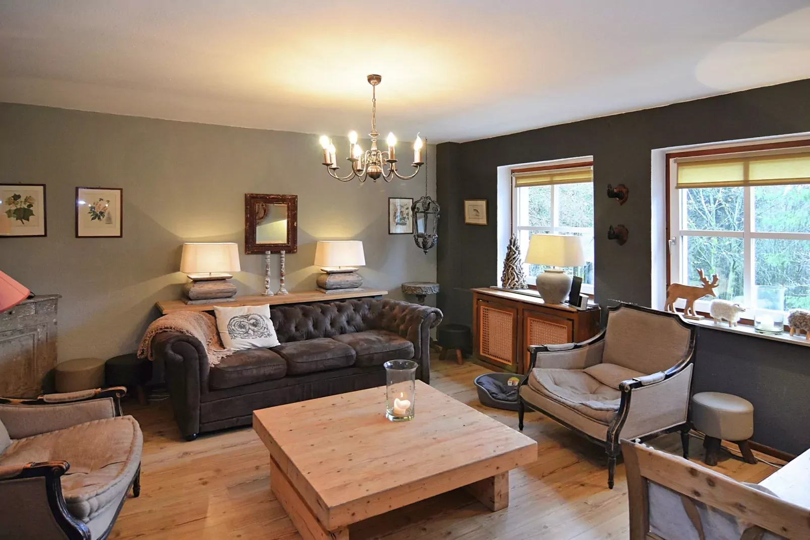 Idyllic holiday home near the ski area-Living room
