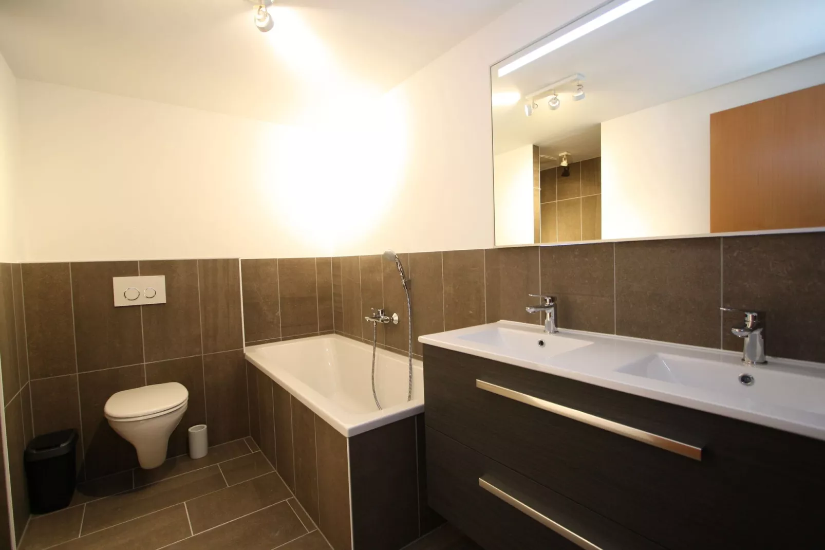 Apartment Aineckblick 15-Bathroom