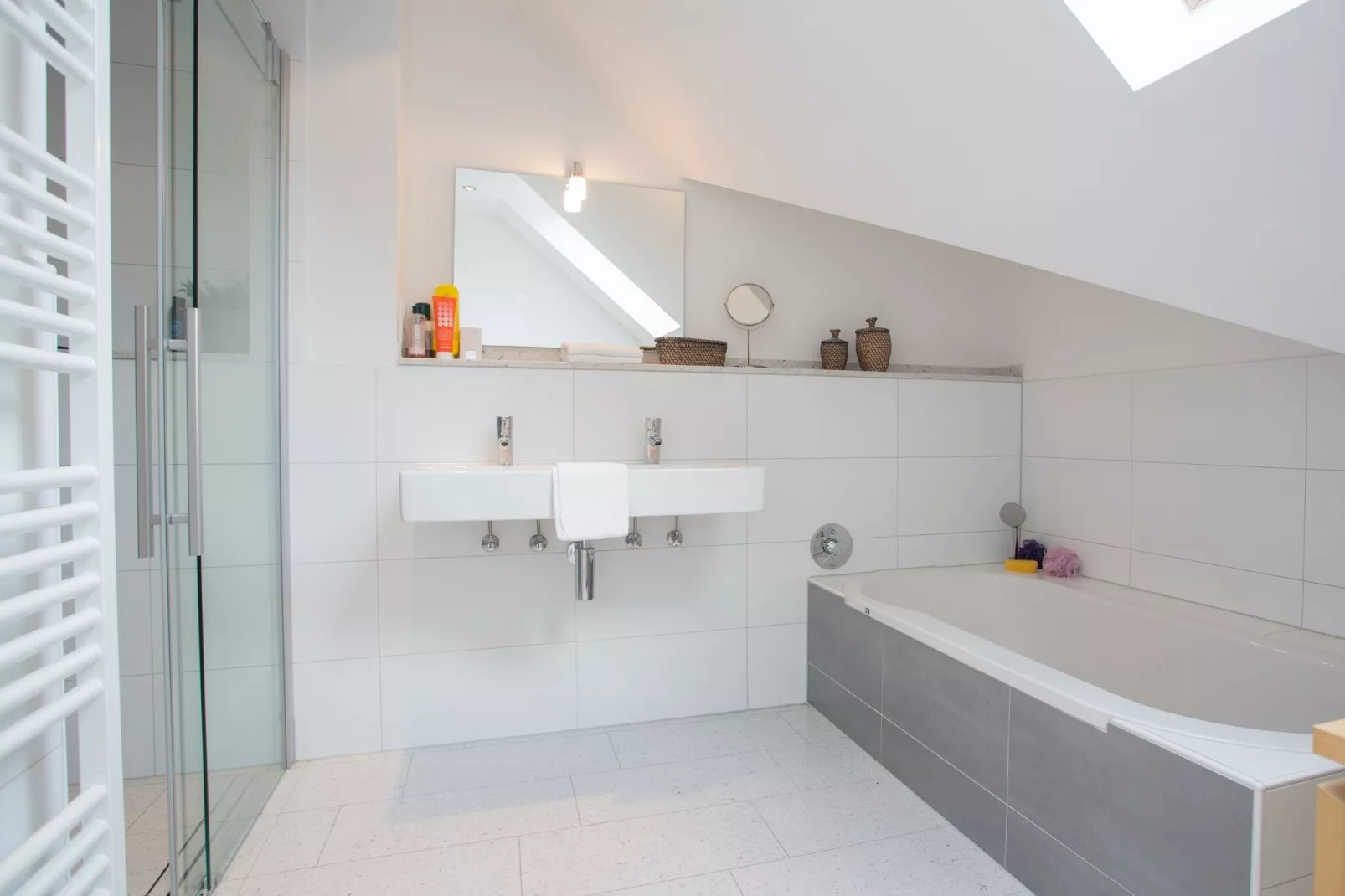 Im Hohlen Seifen 10-L-Bathroom