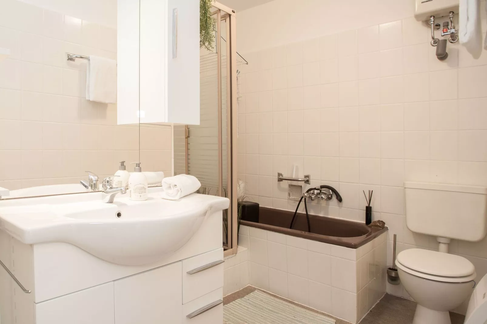 Am Bergelchen 60-B-Bathroom