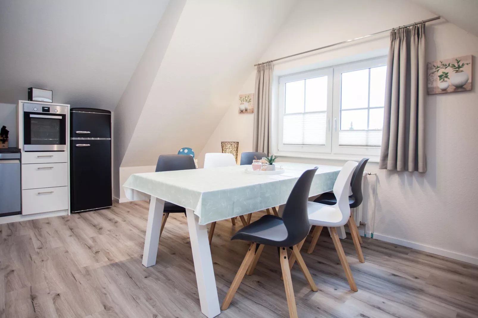 Am Südhang 11-Dining room