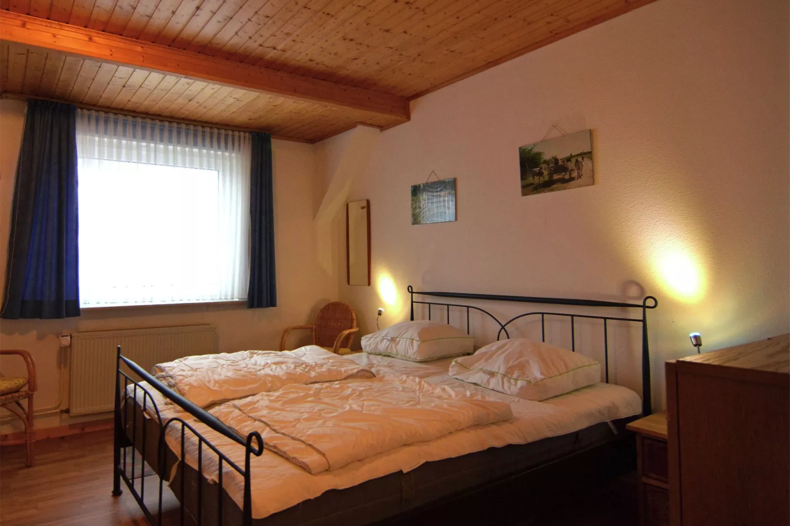 Zum Kahlen Asten-Bedroom