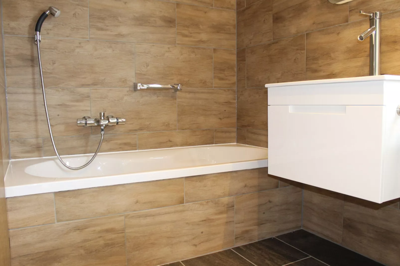Zum Kahlen Asten-Bathroom