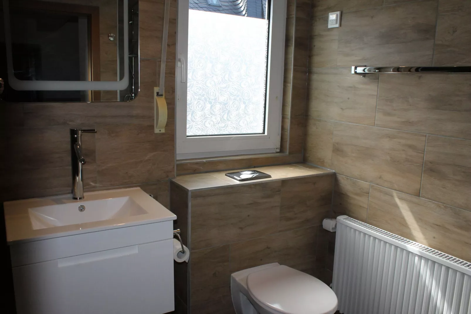 Zum Kahlen Asten-Bathroom