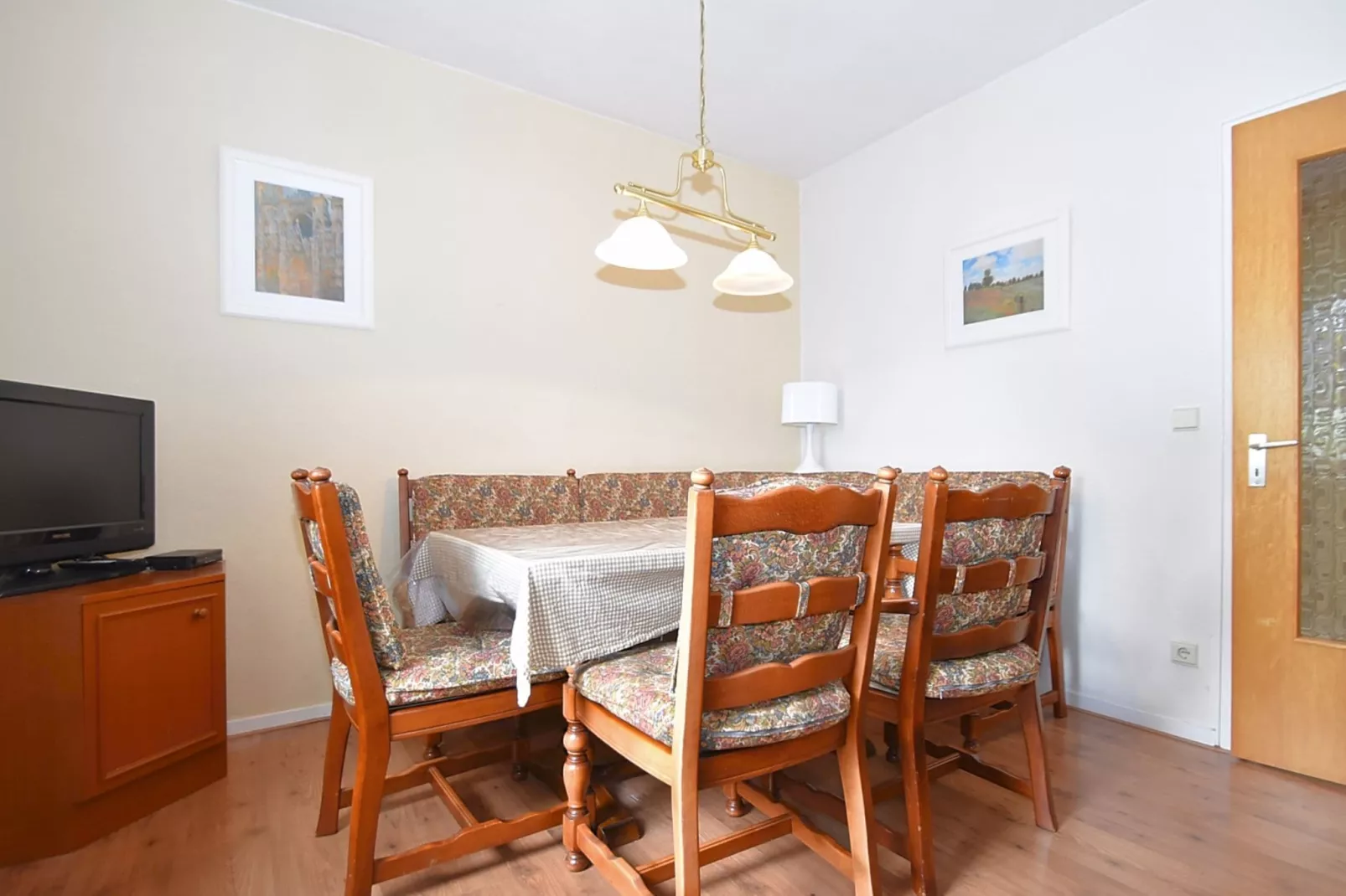 Am Astenberg-Dining room