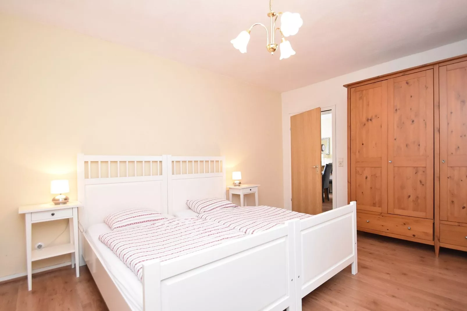 Am Astenberg-Bedroom