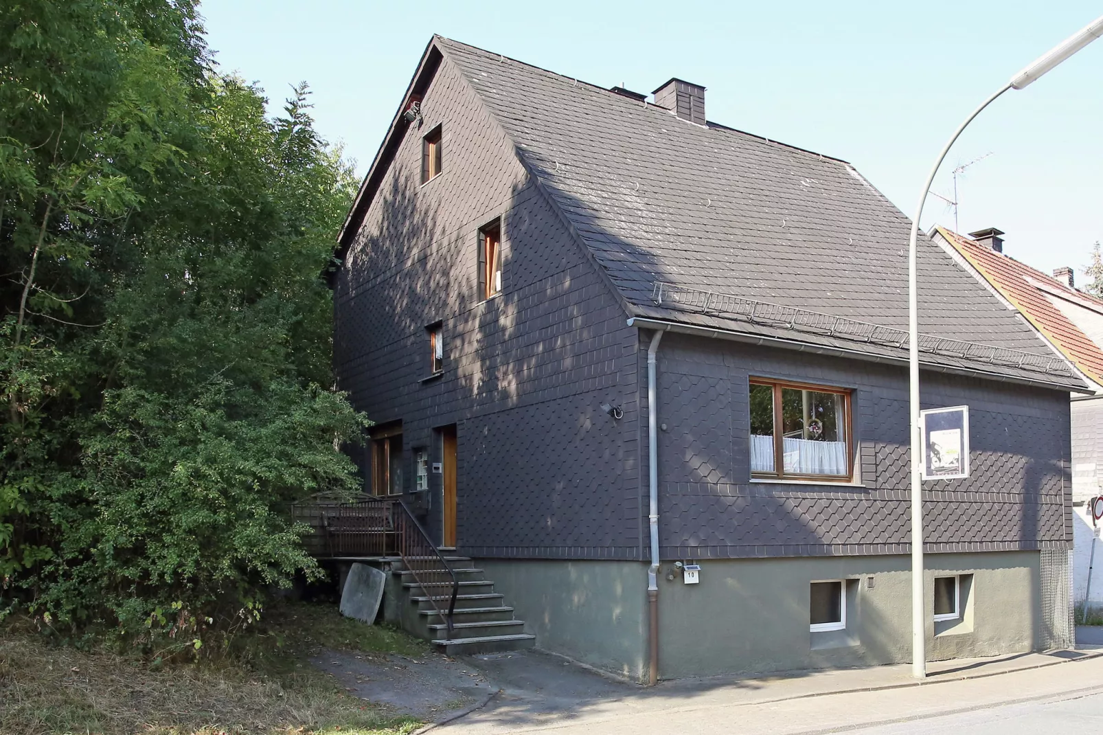 Grabenhaus-Exterior summer