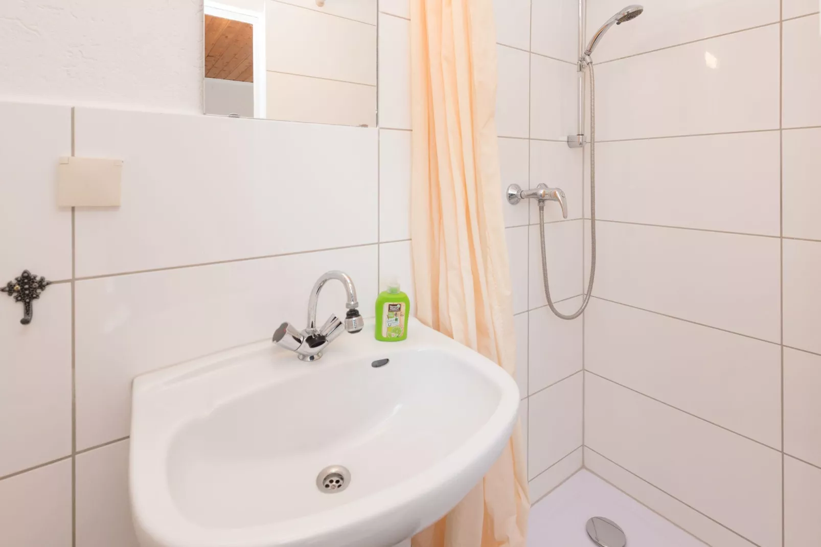 Gruppenhaus am Bach-Bathroom