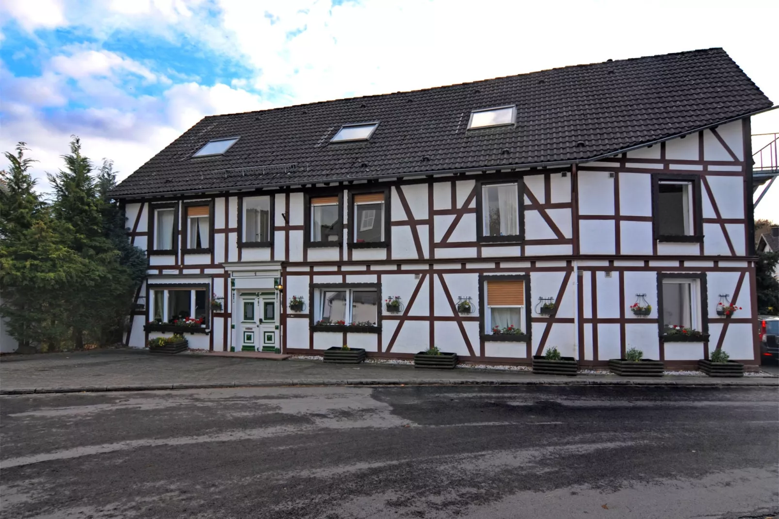 Gruppenhaus am Bach-Außenbereich Sommer