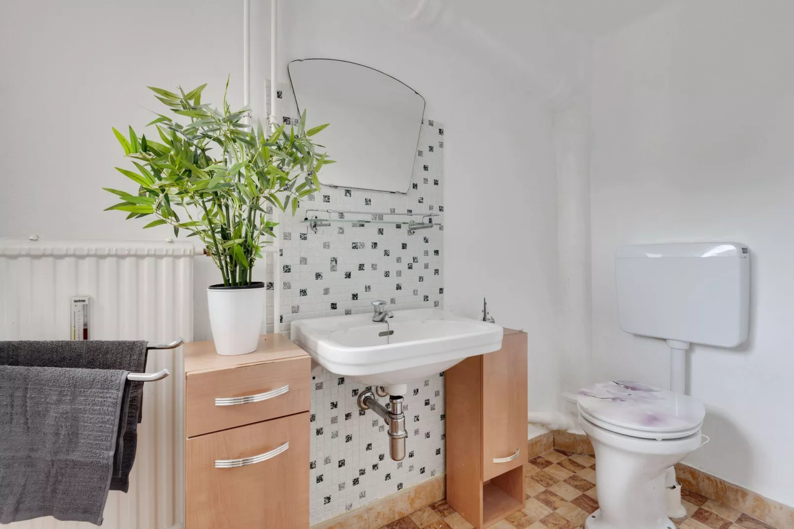 Marzell-Bathroom
