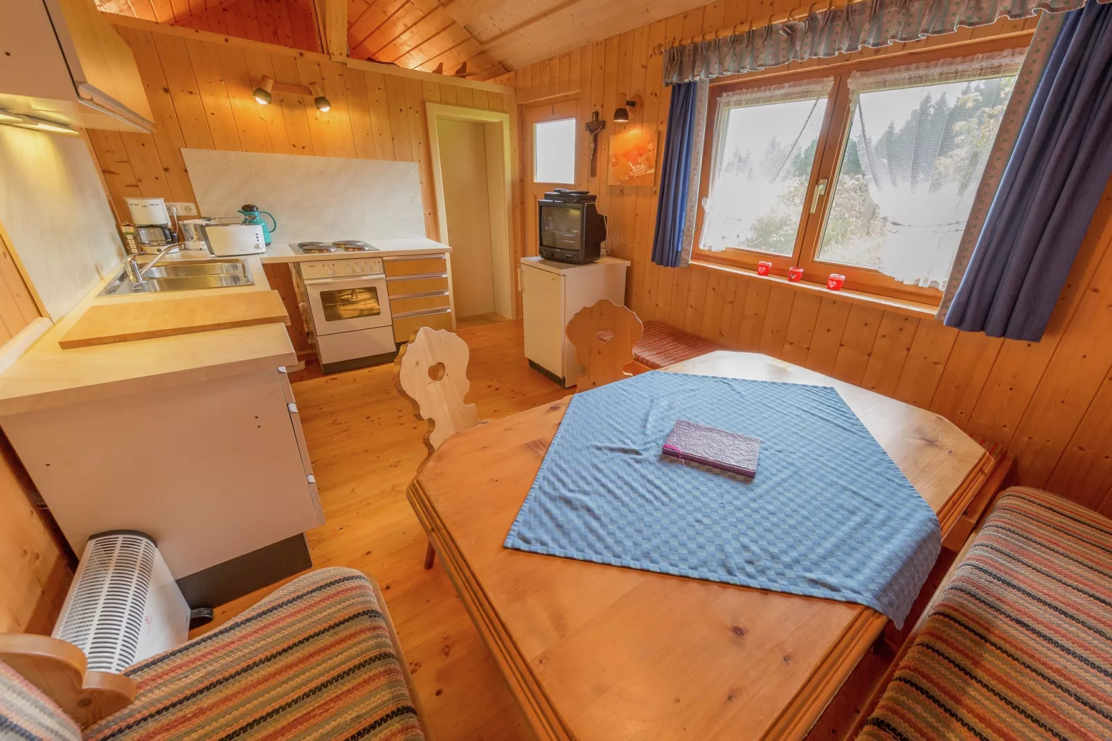 Oberbuchau-Dining room