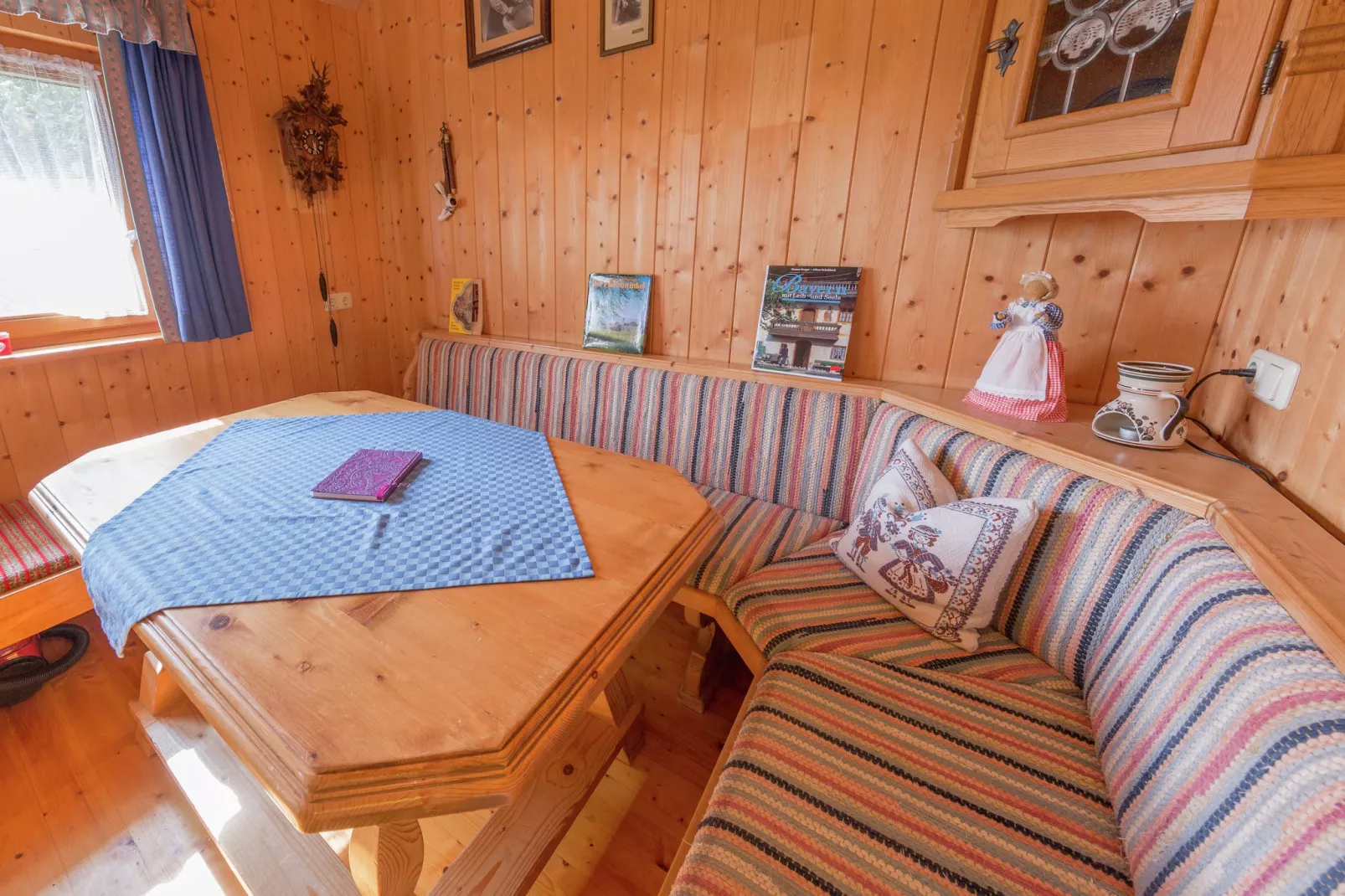 Oberbuchau-Dining room