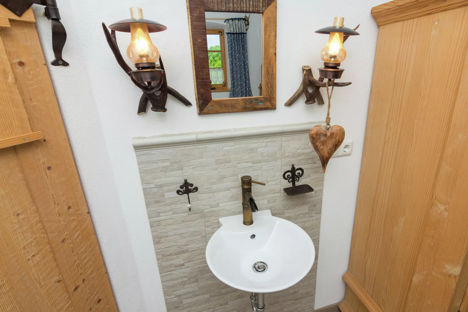 Am Chiemsee-Bathroom