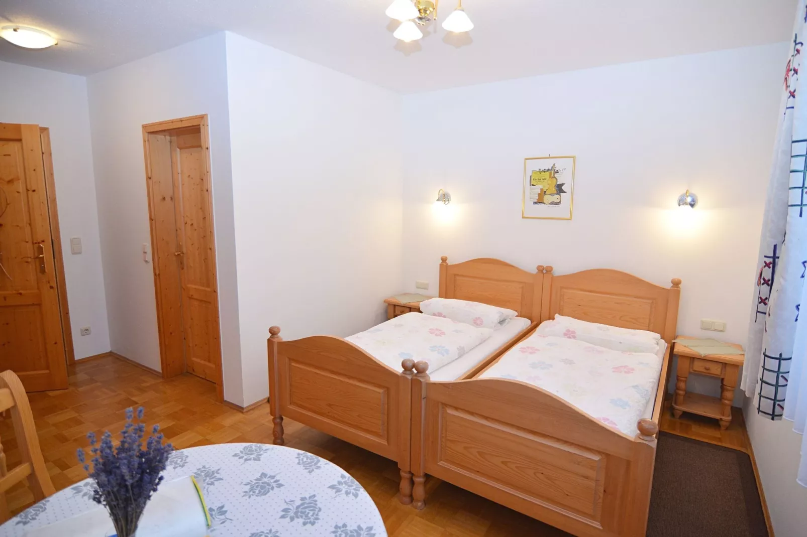 Blumenhof-Schlafzimmer