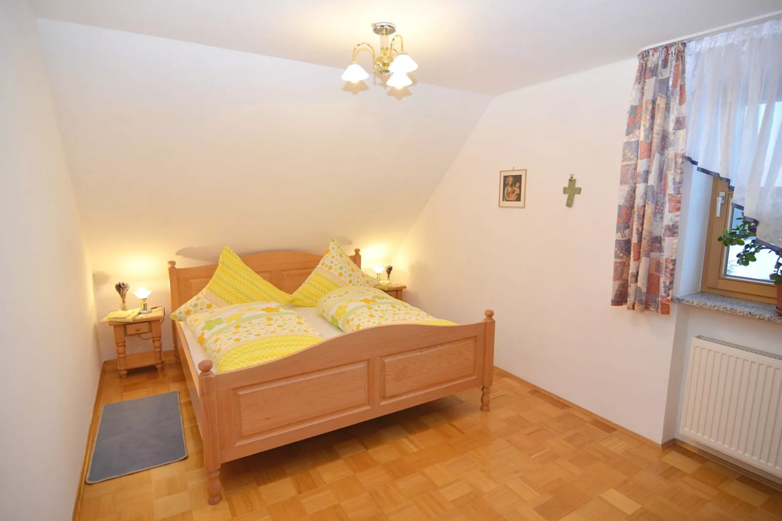 Blumenhof-Schlafzimmer