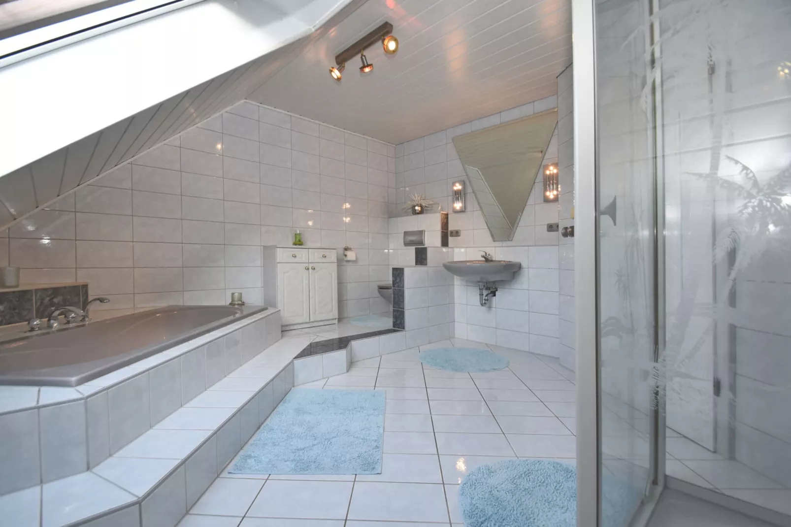 Zur Gradlhöhe-Bathroom