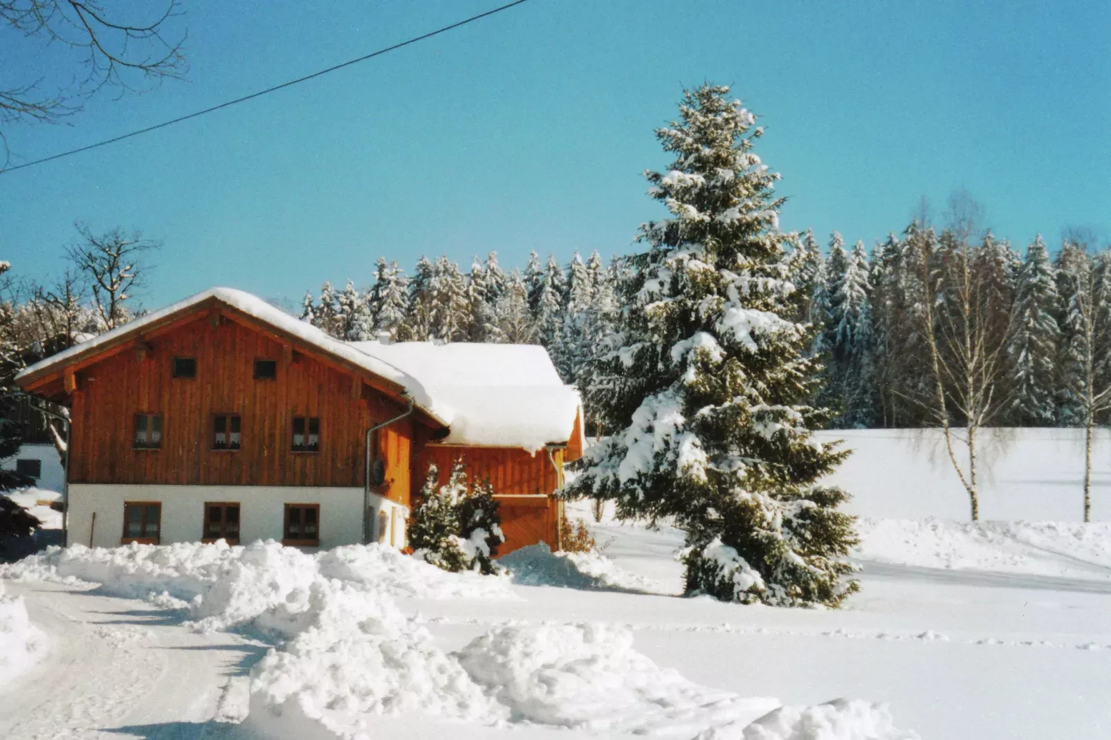 Ferienhaus Wiesing-Exterior winter