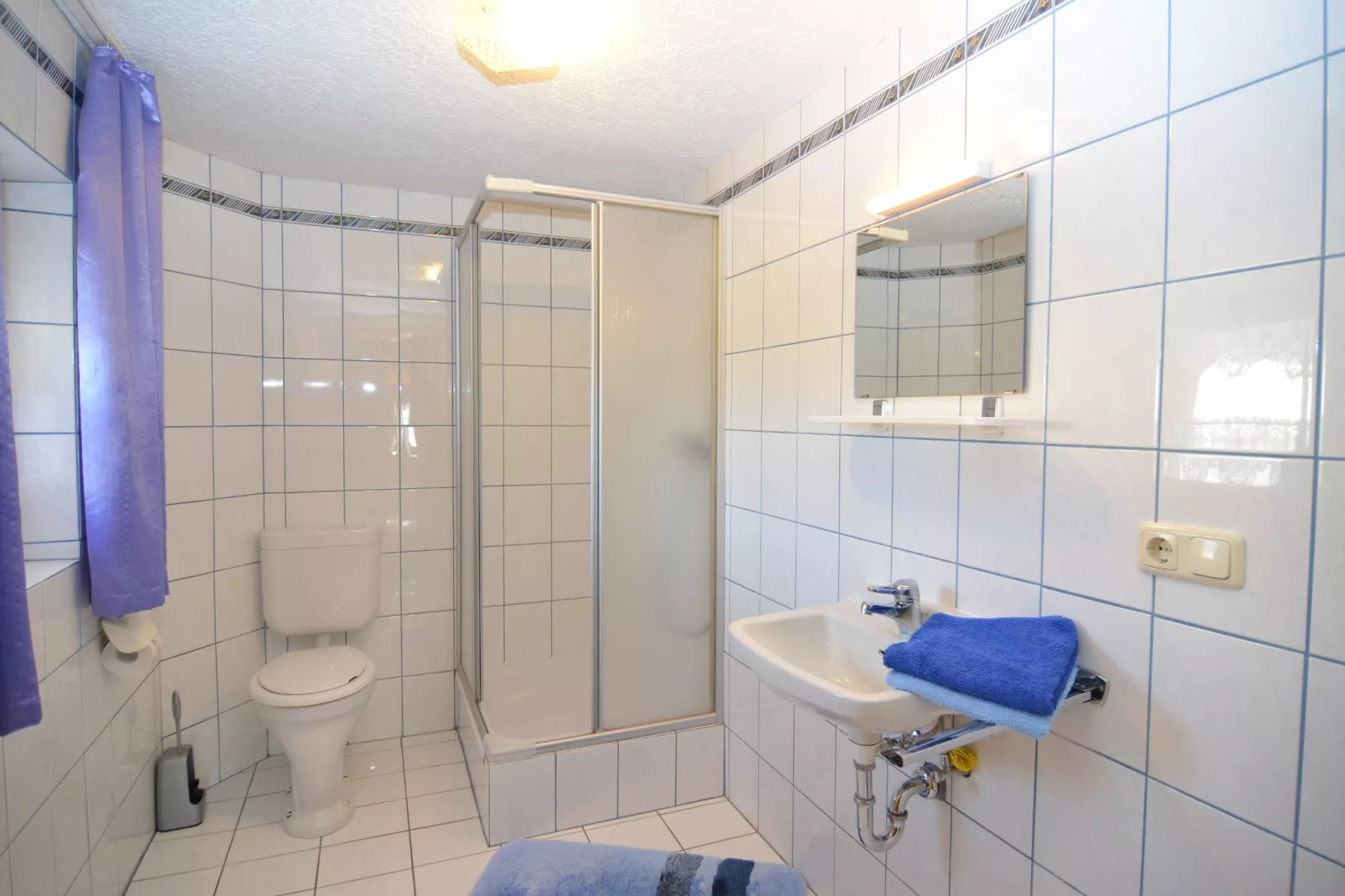 Ferienhaus Wiesing-Bathroom