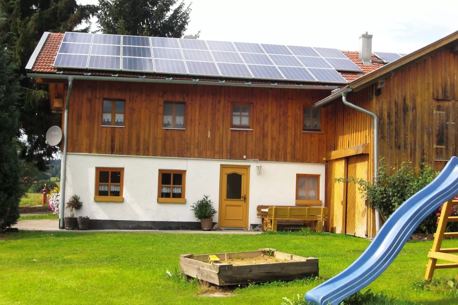 Ferienhaus Wiesing-Gardens summer