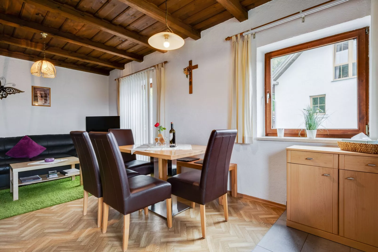 Gruber Ferienhaus-Esszimmer