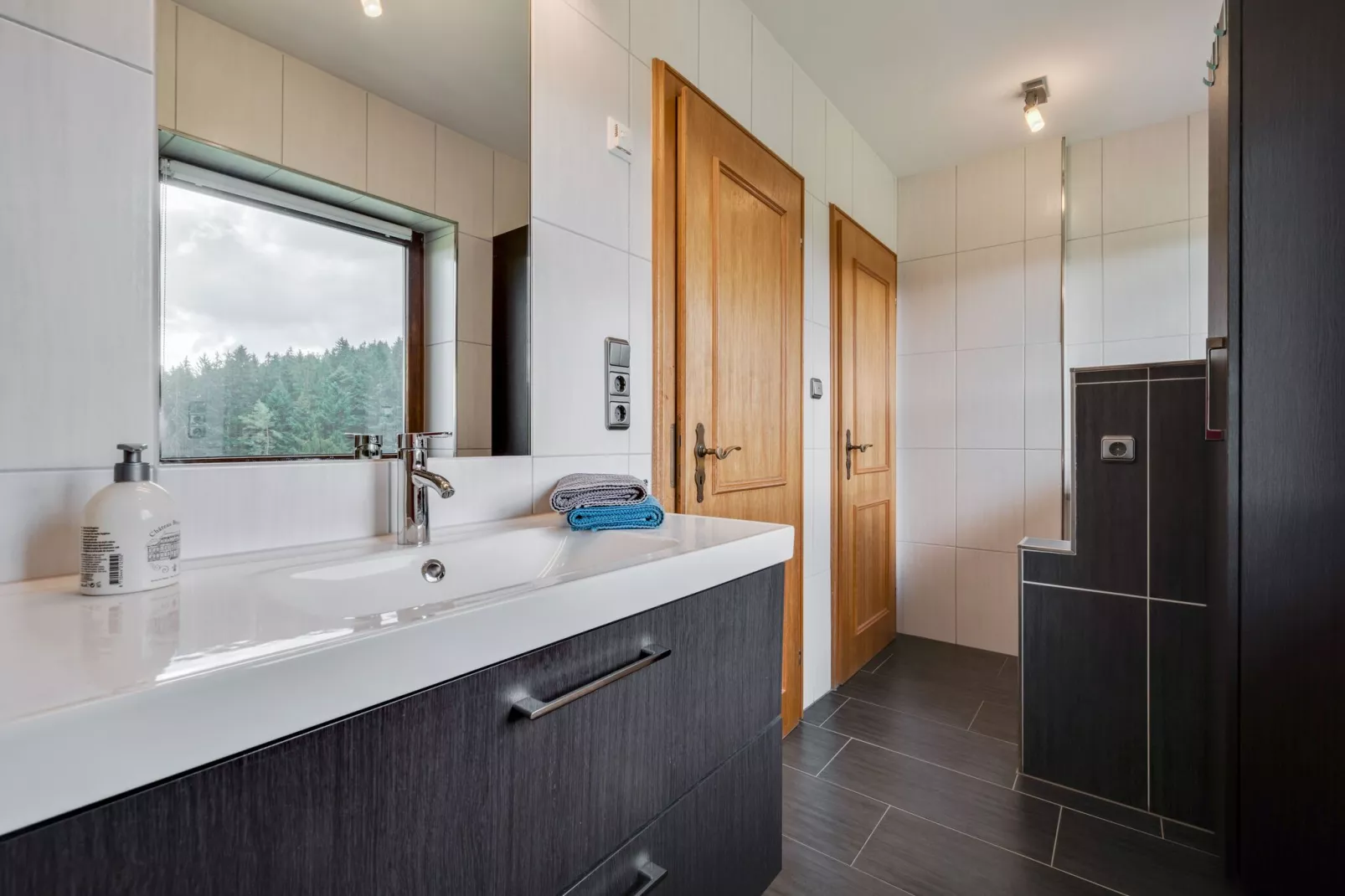 Gruber Ferienhaus-Badezimmer