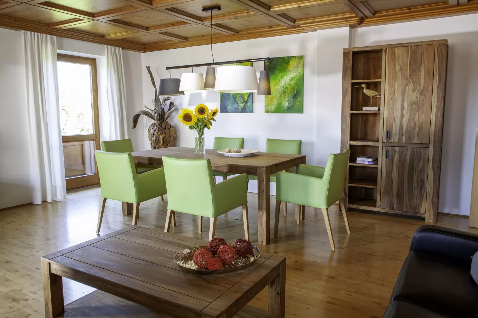 Poesie-Dining room