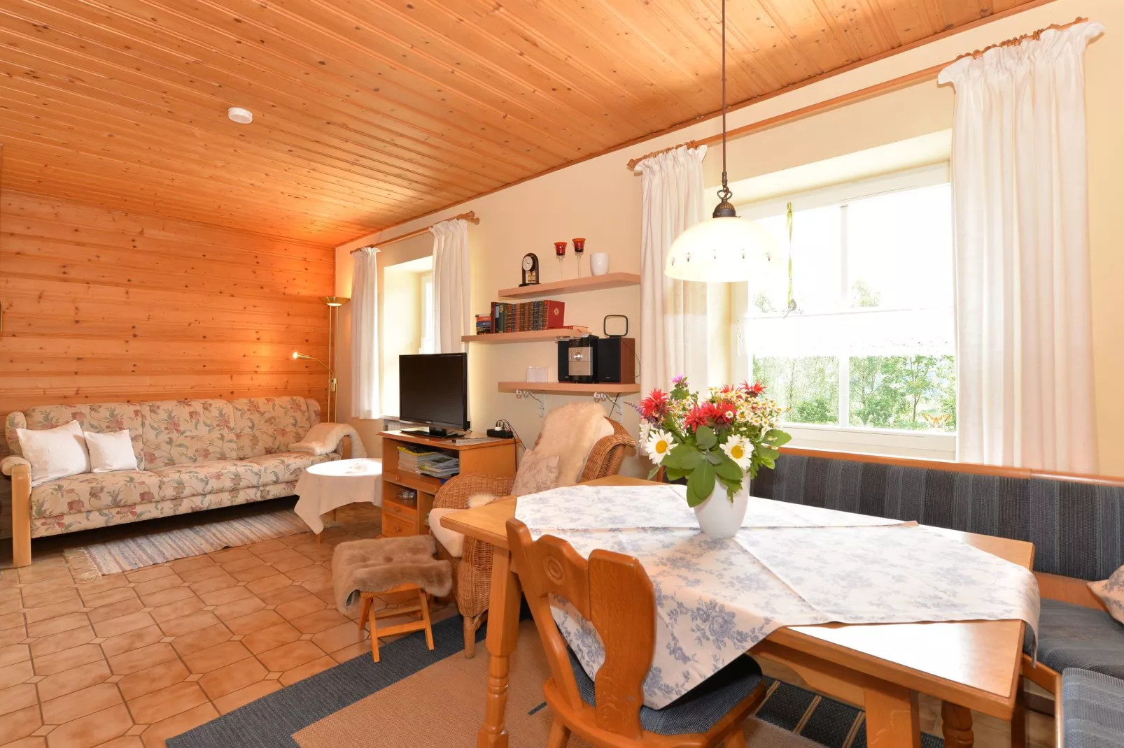Vergissmeinnicht-Dining room
