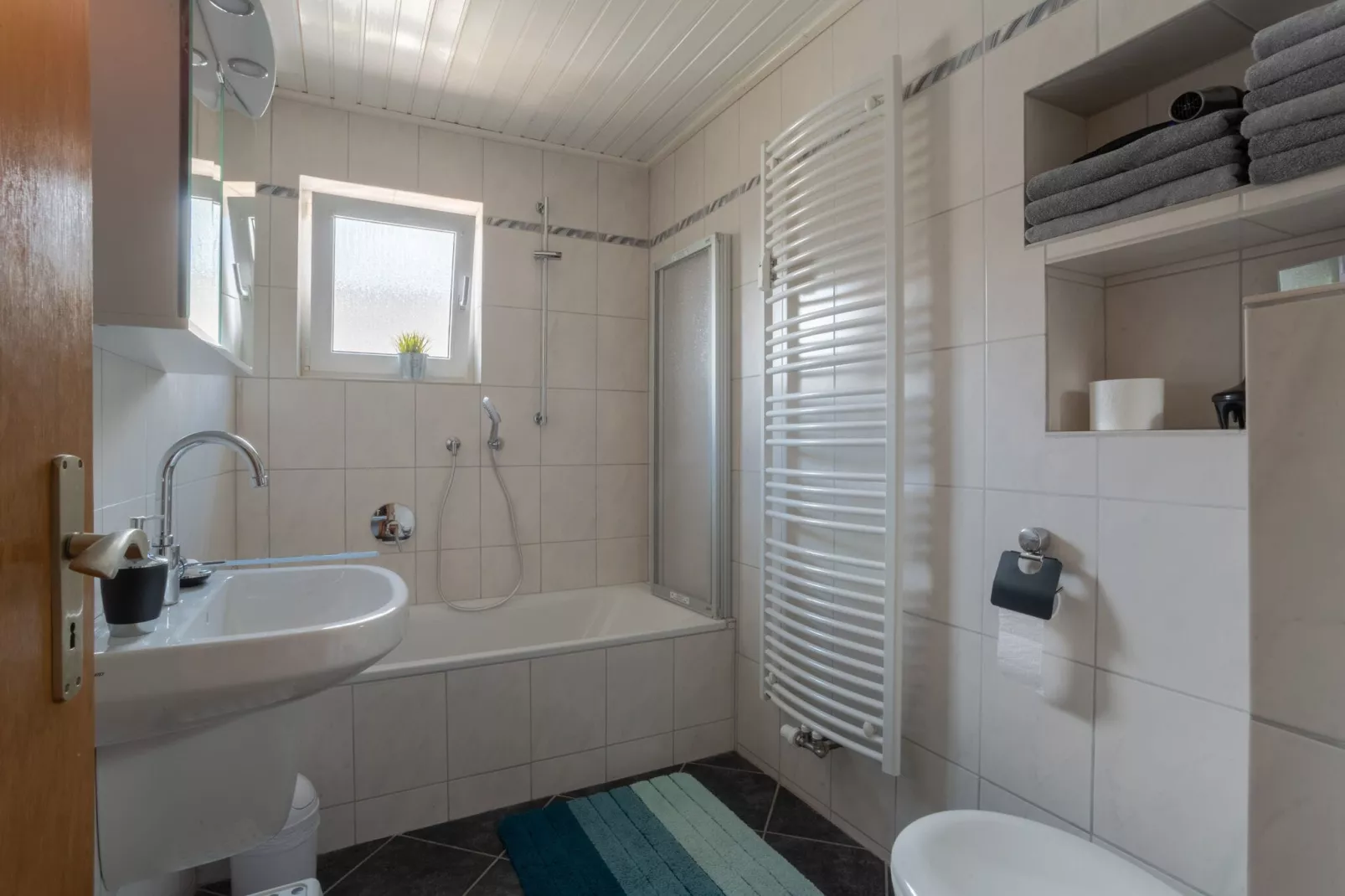Ferienwohnung Baerenhöhle-Bathroom