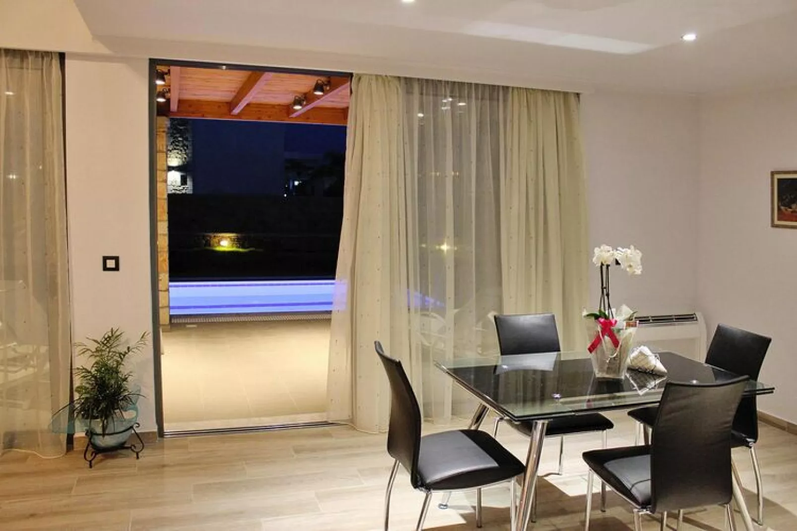 Semi-detached house, Lardos-1 separate bedroom-Salle à manger