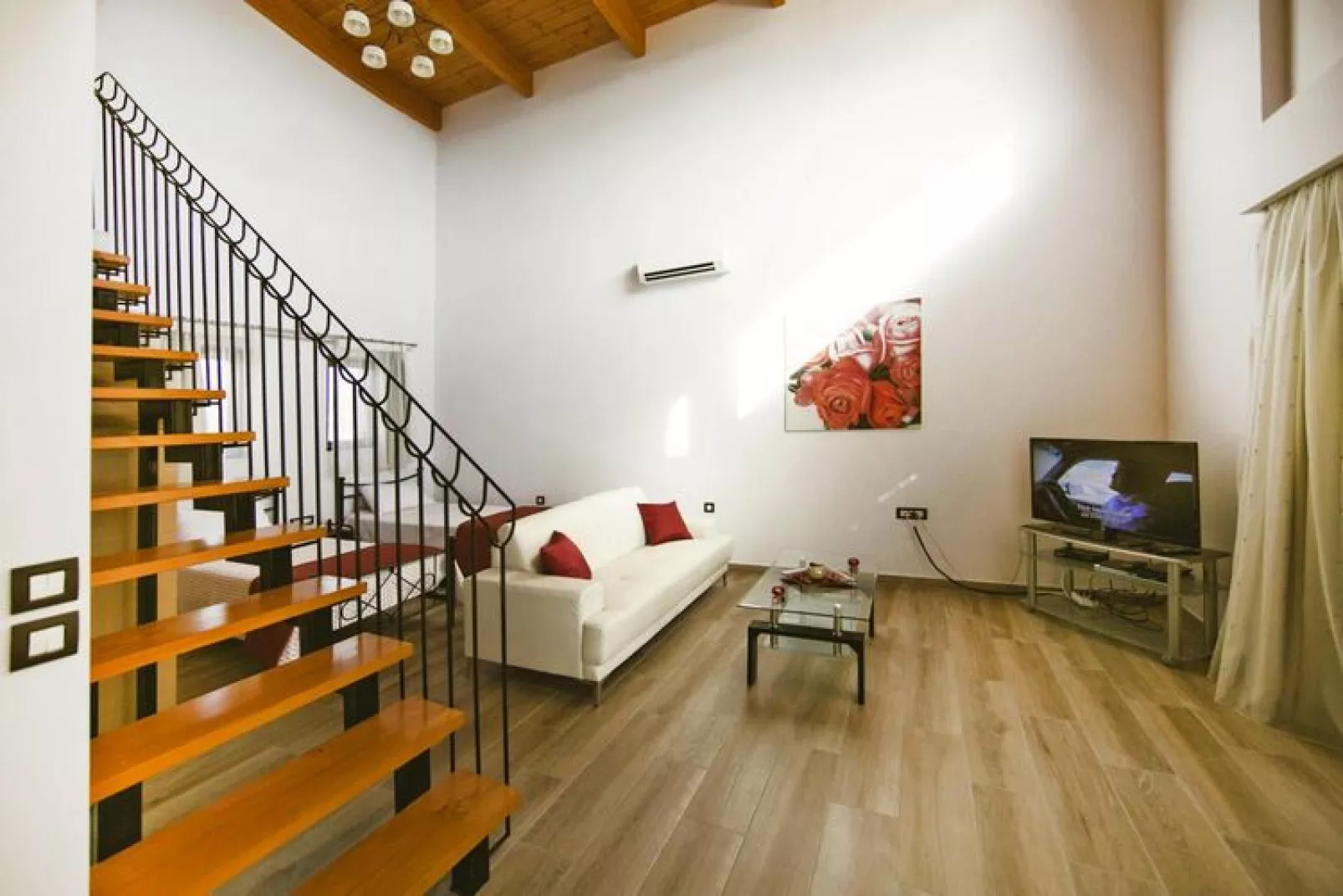 Semi-detached house, Lardos-1 separate bedroom-Salon