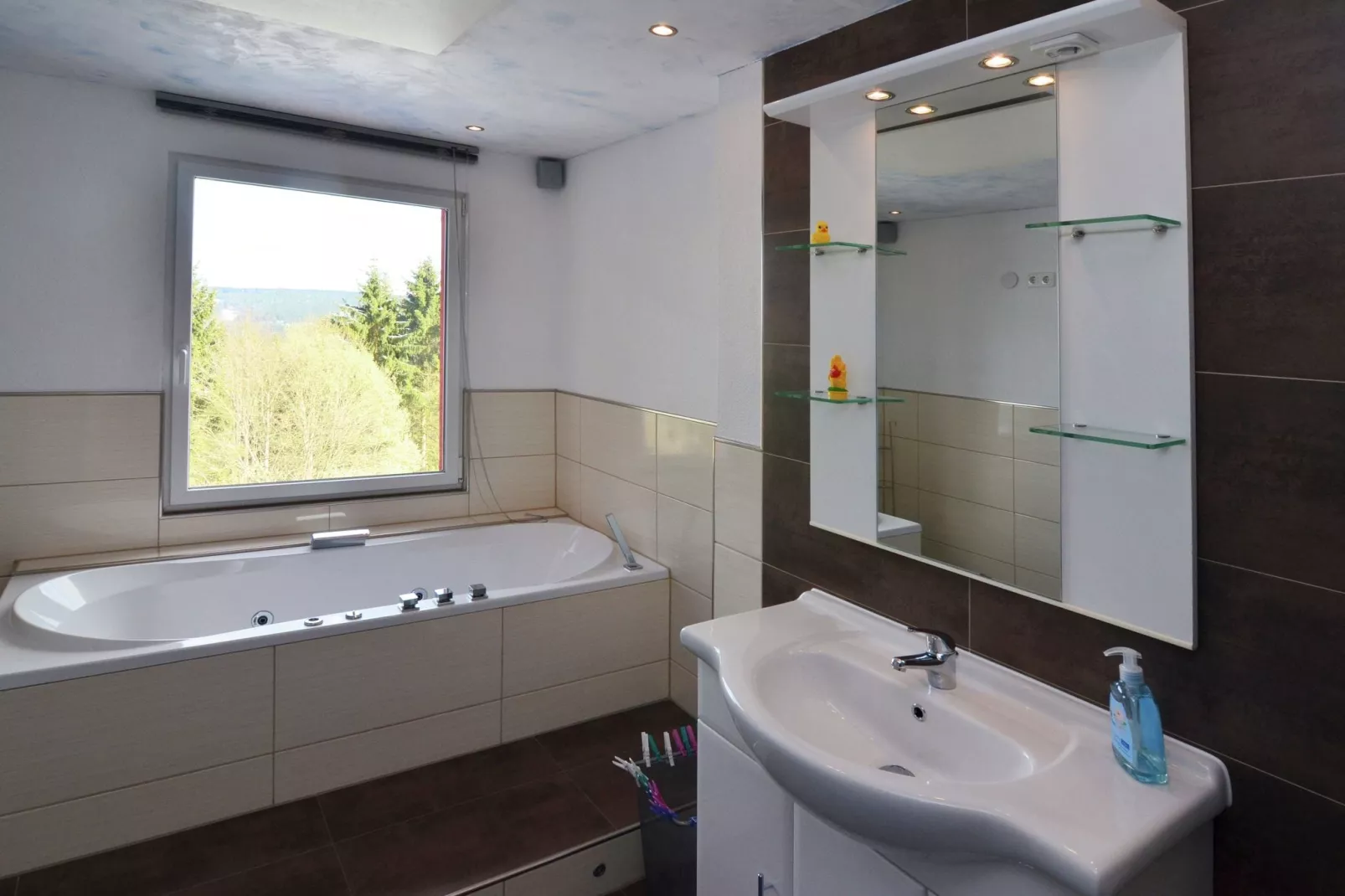 Theresa-Bathroom