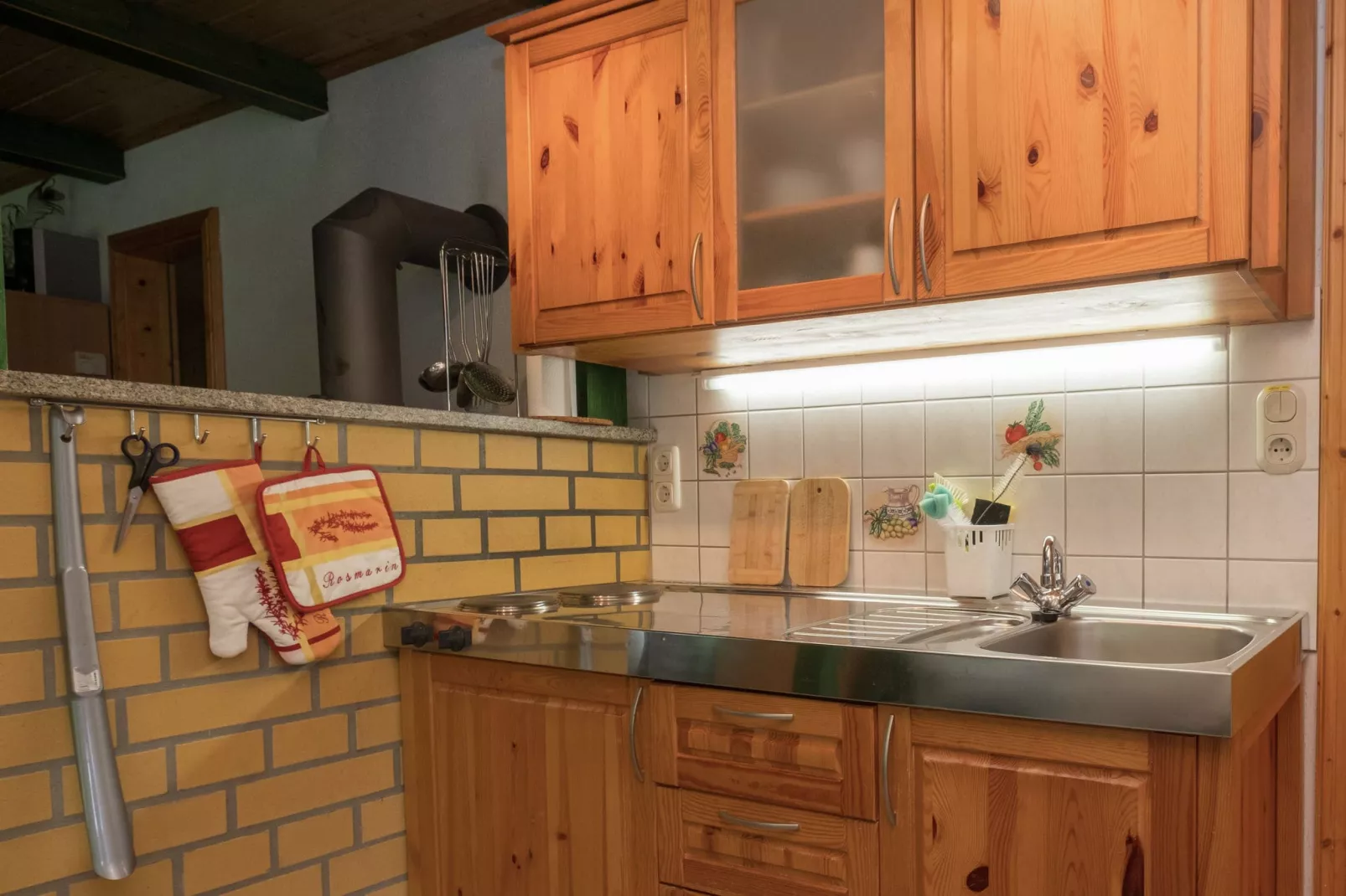 Neustadt 1-Kitchen