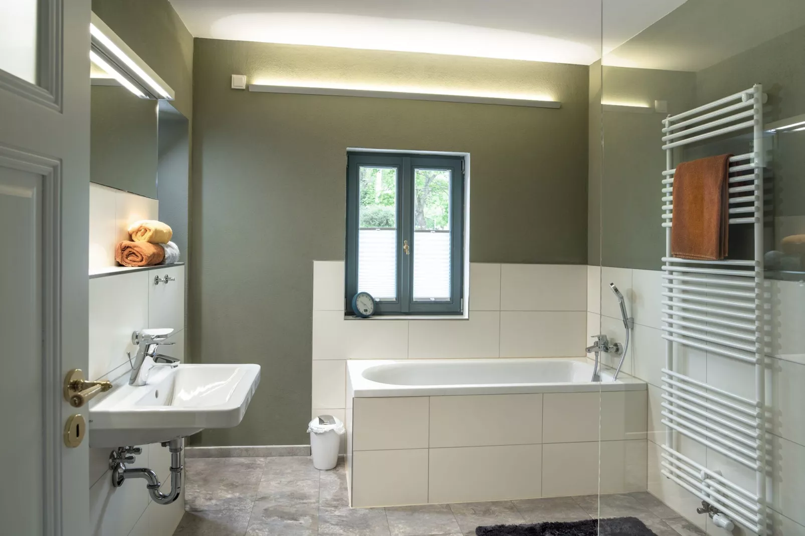 Eisenach-Bathroom