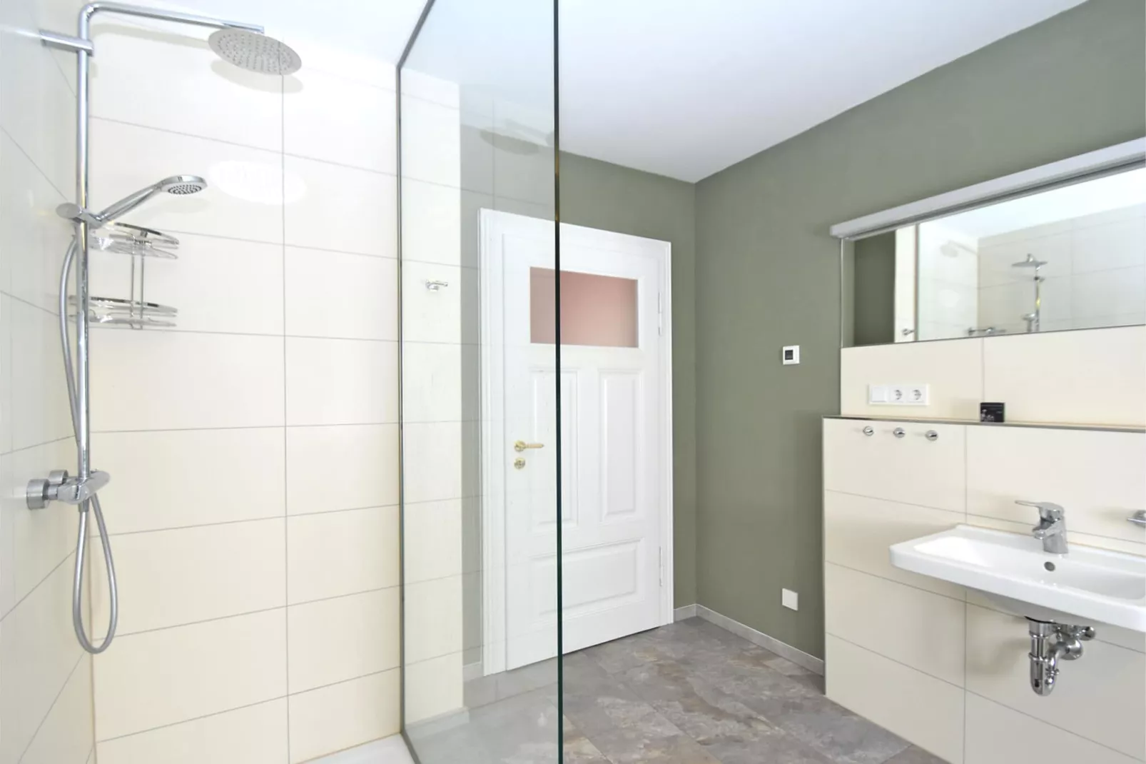Eisenach-Bathroom
