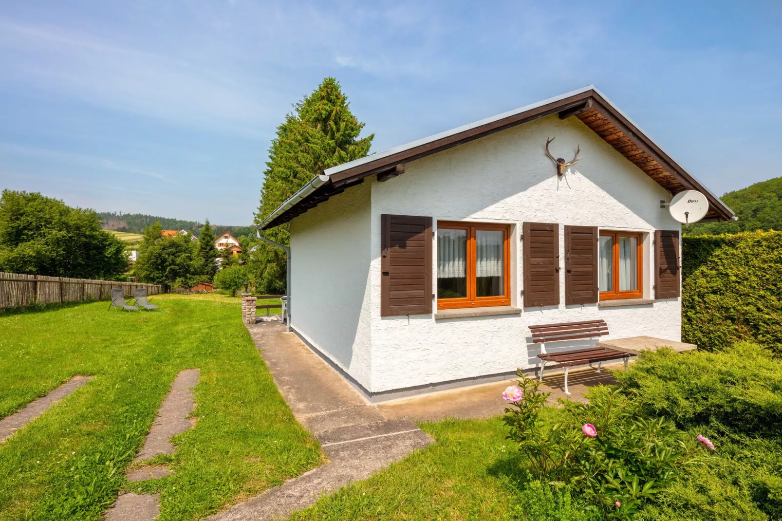 Mosbach-Exterior summer