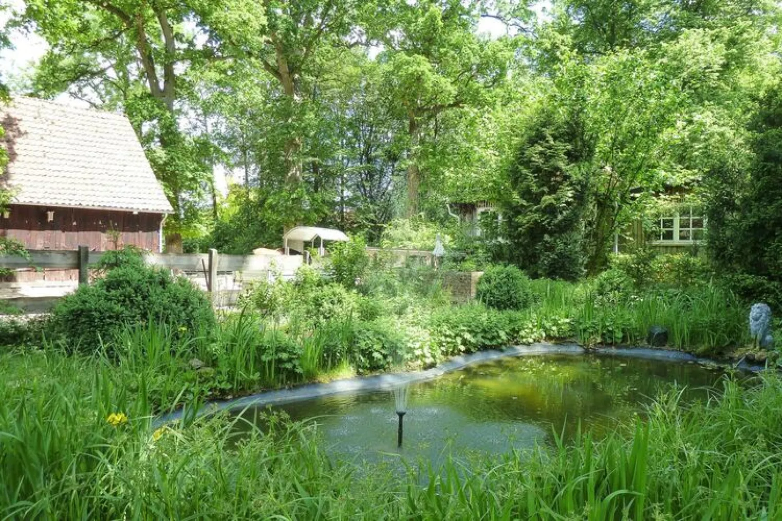 Hühnerhaus-Gardens summer