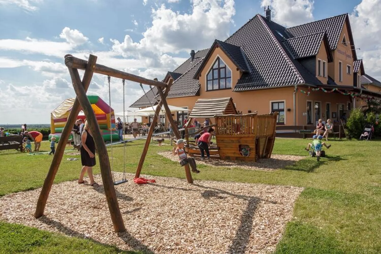 FH Zwergseeschwalbe-Park facilities